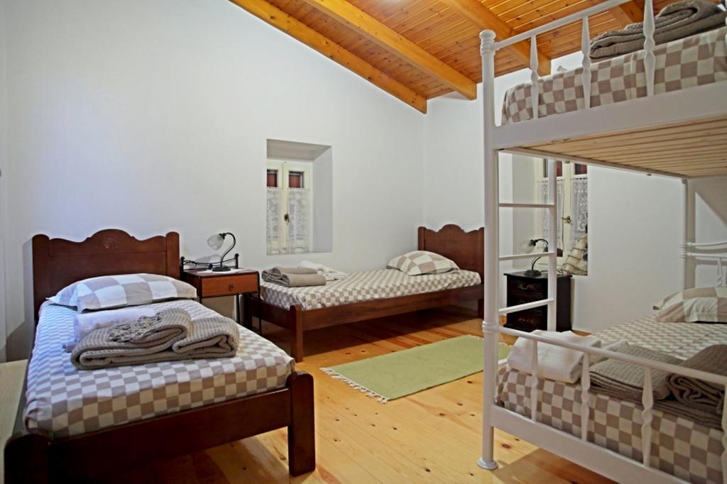 Menelia Cottage Platístoma Rum bild