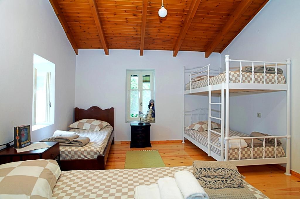 Menelia Cottage Platístoma Rum bild