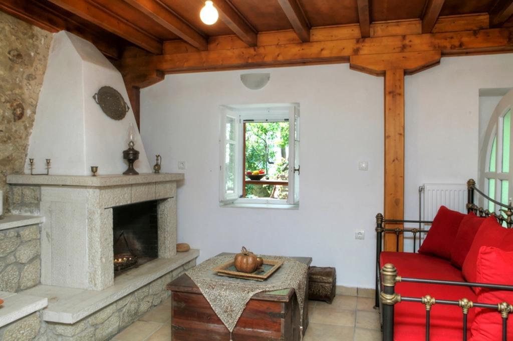 Menelia Cottage Platístoma Rum bild