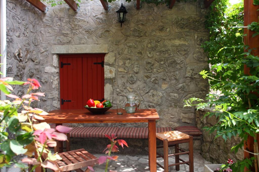Menelia Cottage Platístoma Rum bild