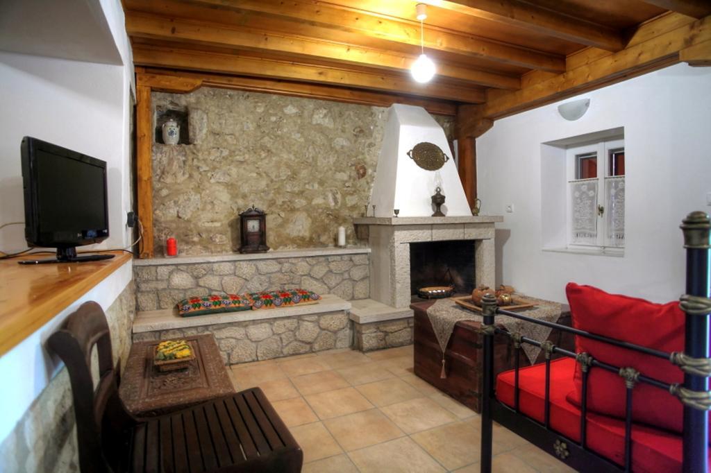 Menelia Cottage Platístoma Rum bild
