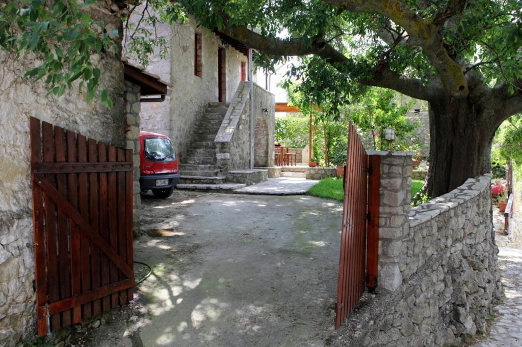 Menelia Cottage Platístoma Rum bild